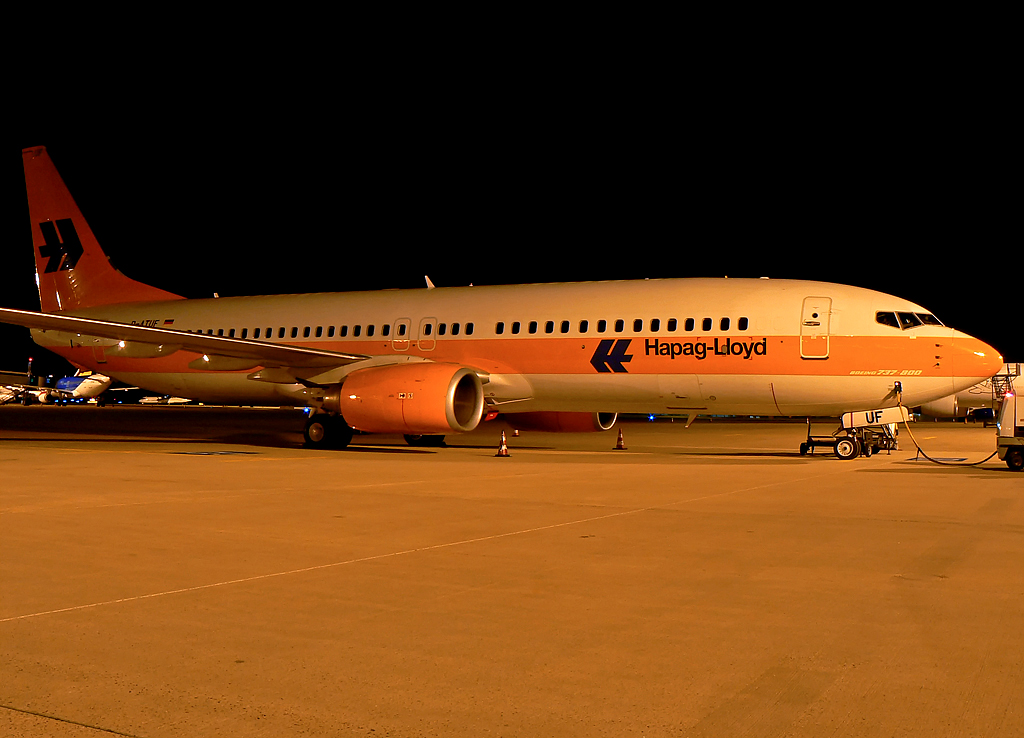 Boeing 737-8K5(WL) D-ATUF , Hapag-Lloyd/ TUIfly im Dienste fr Germanwings diesen Sommer , CGN April 2010