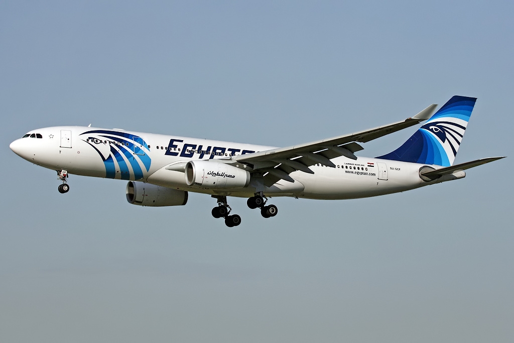 Ein Airbus 330-200 der Egyptair in neuen Farben aufgenommen am 26.10.2010 in Frankfurt. Reg: SU-GCF.