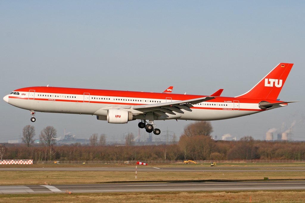 LTU, A330-300, D-AERS in Dsseldorf am 26,01,08