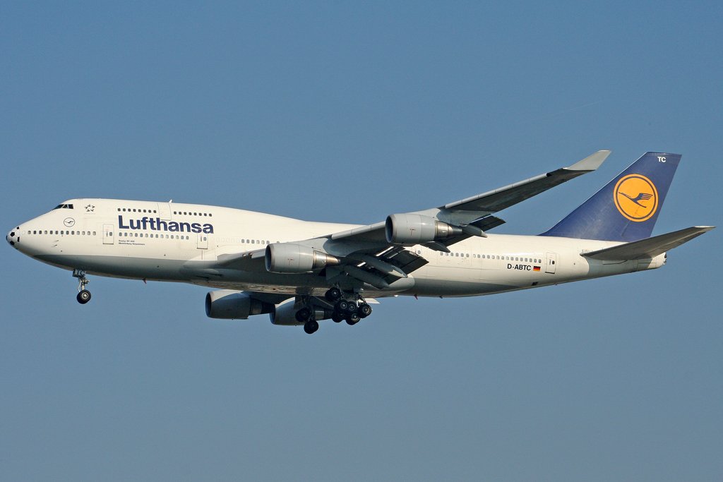 Lufthansa Boeing 747-430(SCD) D-ABTC mit Fussball Nase in Frankfurt am 23,09,07