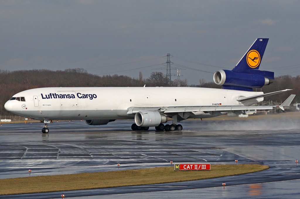 Lufthansa Cargo McDonnell Douglas MD-11F D-ALCN in Dsseldorf am 22,02,10