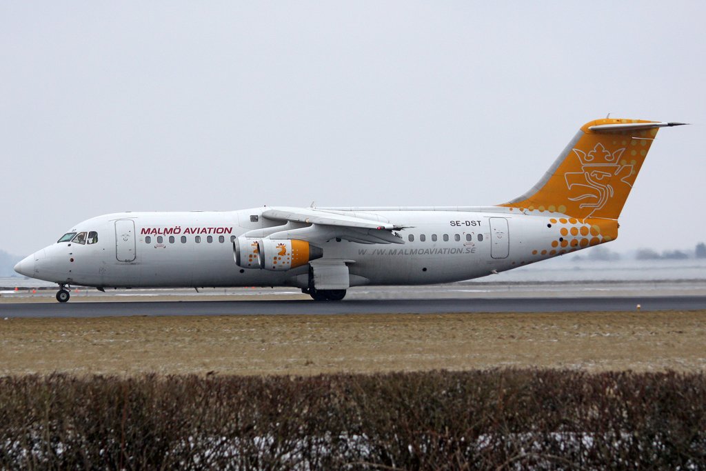 Malm Aviation Avro Regional Jet RJ100 SE-DST in Amsterdam am 14,02,10