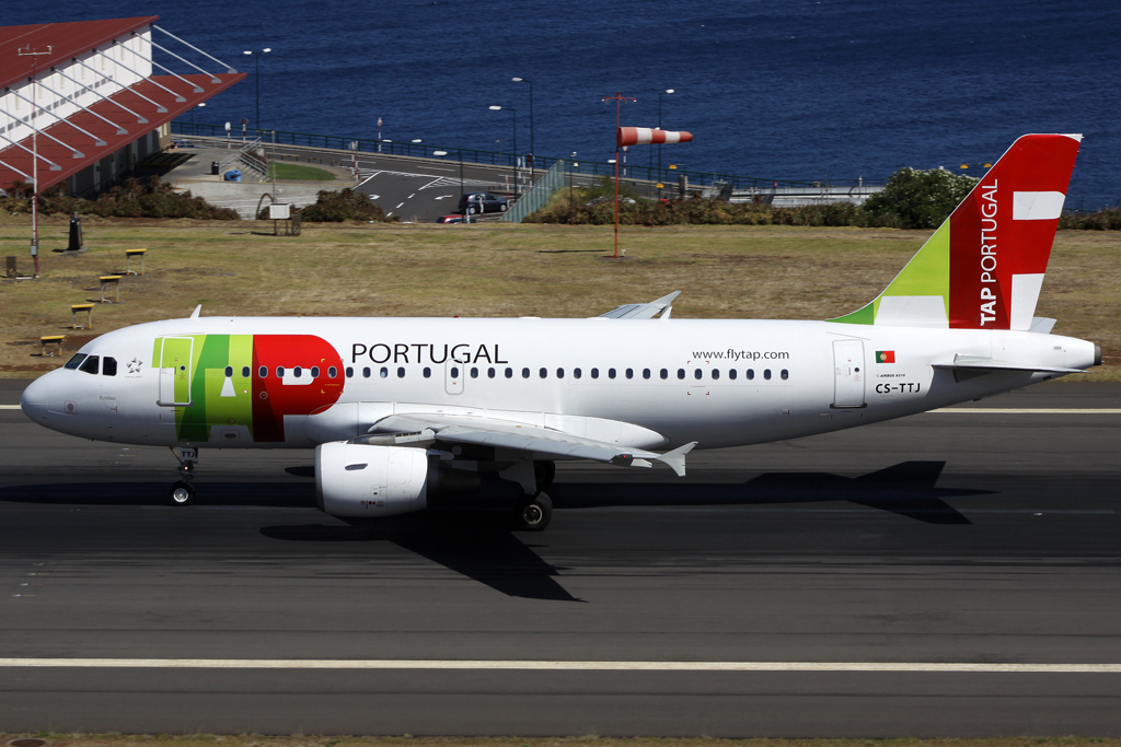 TAP A319 in Funchal am 24.07.10
