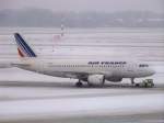 A 319-100 Air France, A319-112, F-GRHH auf dem Hamburger Flughafen. Aufgenommen am 19.12.0