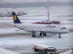 A 320-200 Lufthansa, A320-211, D-AIQD auf dem Hamburger Flughafen. Aufgenommen am 19.12.09.