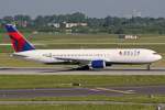 Delta Air Lines Boeing 767-324(ER) N394DL in DUS am 03,06,10