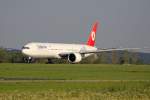 Dusseldorf - DUS/53113/turkish-airlines-boeing-777-35rer-tc-jjb-in Turkish Airlines Boeing 777-35R(ER) TC-JJB in Dsseldorf am 19,08,09