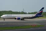 VP-BWX der Aeroflot rollt zur 23L @ DUS am 24.05.2010