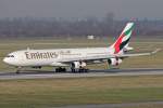 Emirates Airbus A340-313X A6-ERP in DUS am 17.01.2012