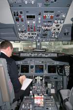 Air Berlin Boeing 737-86J D-ABKH nach dem sehr gelungenden Rundflug ...