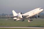 D�sseldorf - DUS Die Luzair Tristar flog f�r einen LTU A330 im Oktober 07 . Hier beim Start von Bahn 05R am 06.10.07
