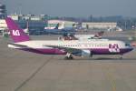 UK B767-200 in D�sseldorf am 06.10.07  ...