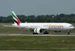 A6-EMQ der Emirates donnert ...  Eric Otten 04.06.2010