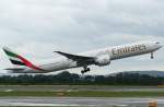 Emirates Boeing 777-300 in Manchester am 28.07.09