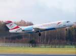 Hamburg - HAM Austrian Arrows, Fokker 70, OE-LFQ beim Start auf dem Hamburger Flughafen. Aufgenommen am 13.12.09.