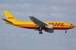 London Heathrow - LHR DHL (European Air Transport) Airbus A300B4-203(F) in London Heathrow am 09.01.10 im Anflug auf Bahn 09L