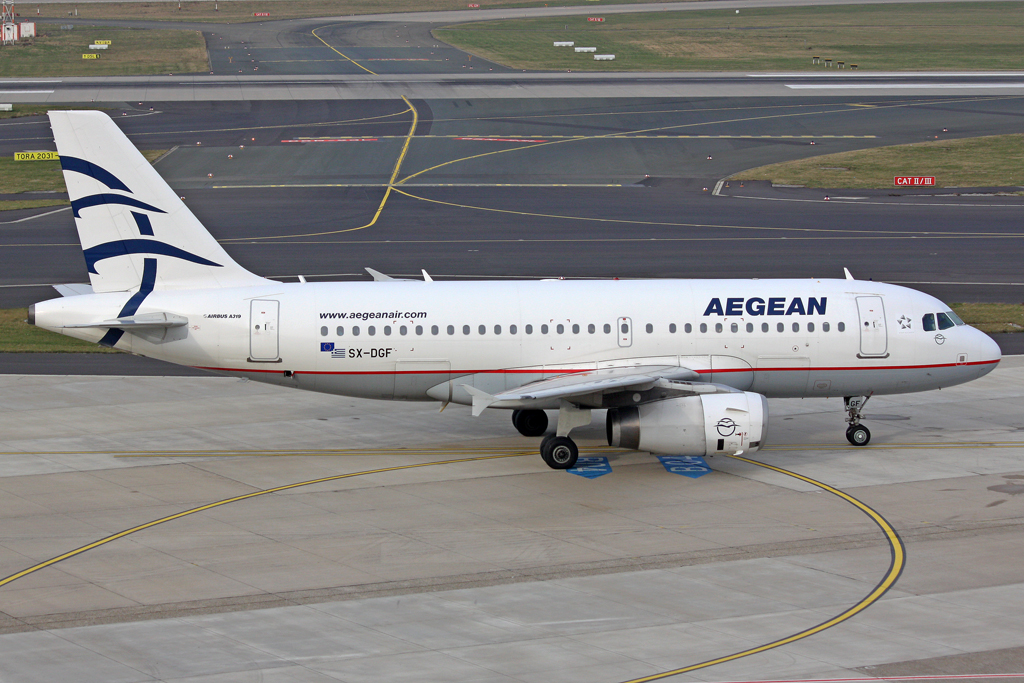 Aegean Airlines Airbus A319-132 SX-DGF in DUS am 18.01.2012