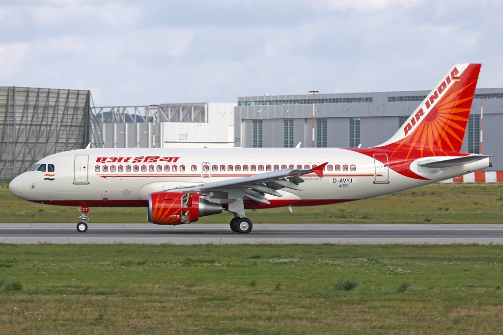 Air India Airbus A319-112 Werks Reg. D-AVYJ - c/n 4029 - bekommt VT-SCT in Hamburg Finkenwerder 