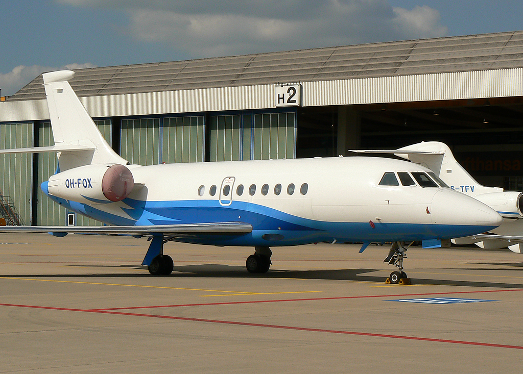 Airfix Aviation Dassault Falcon 2000EX OH-FOX am GAT in CGN im Mai 2010