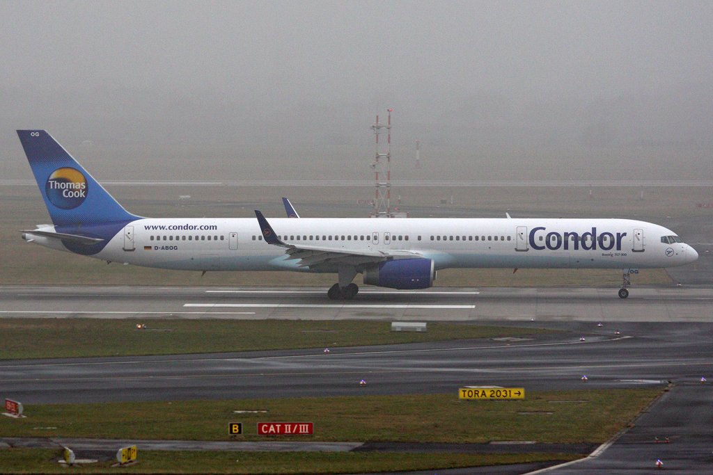 Condor Boeing 757-330 D-ABOG in Dsseldorf am 07,02,10