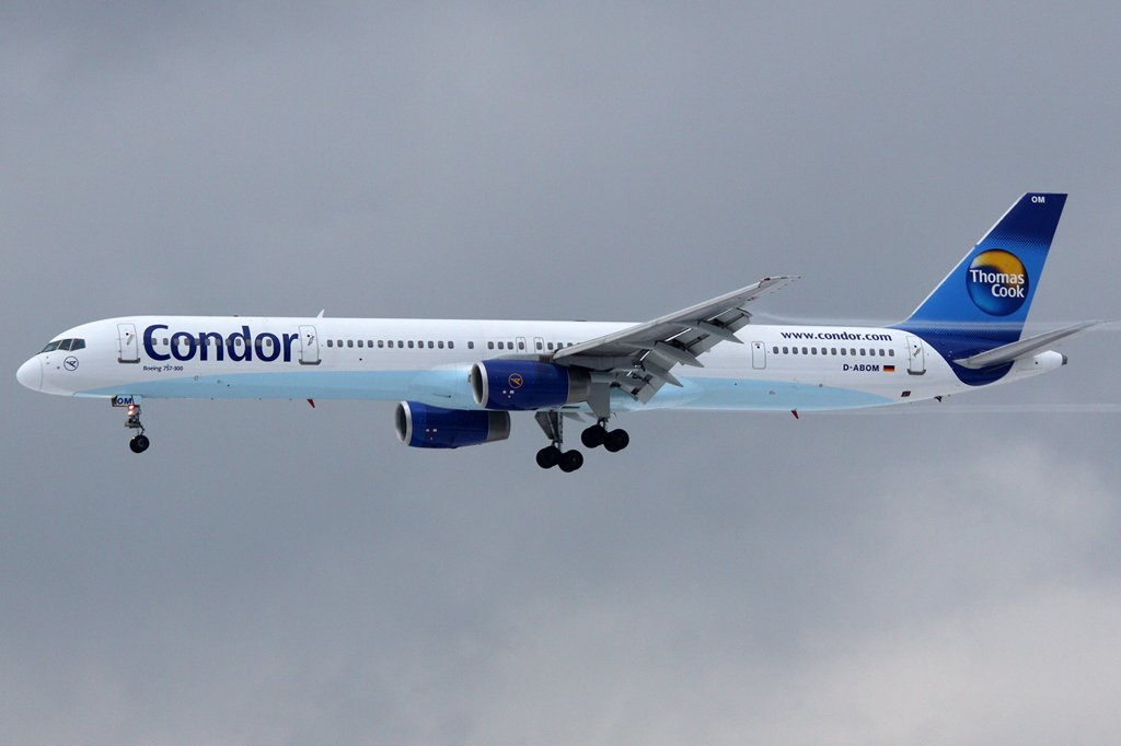 Condor Boeing 757-330 D-ABOM in Frankfurt am 03,01,10
