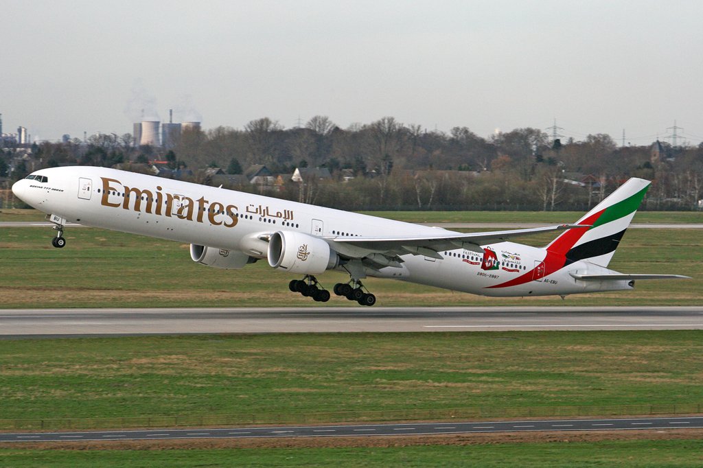 Die Emirates, B777-300ER, A6-EBU in Dsseldorf am 04,03,07