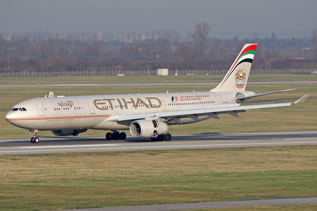 Etihad Airways Airbus A330-343X A6-AFC in DUS am 17.01.2012