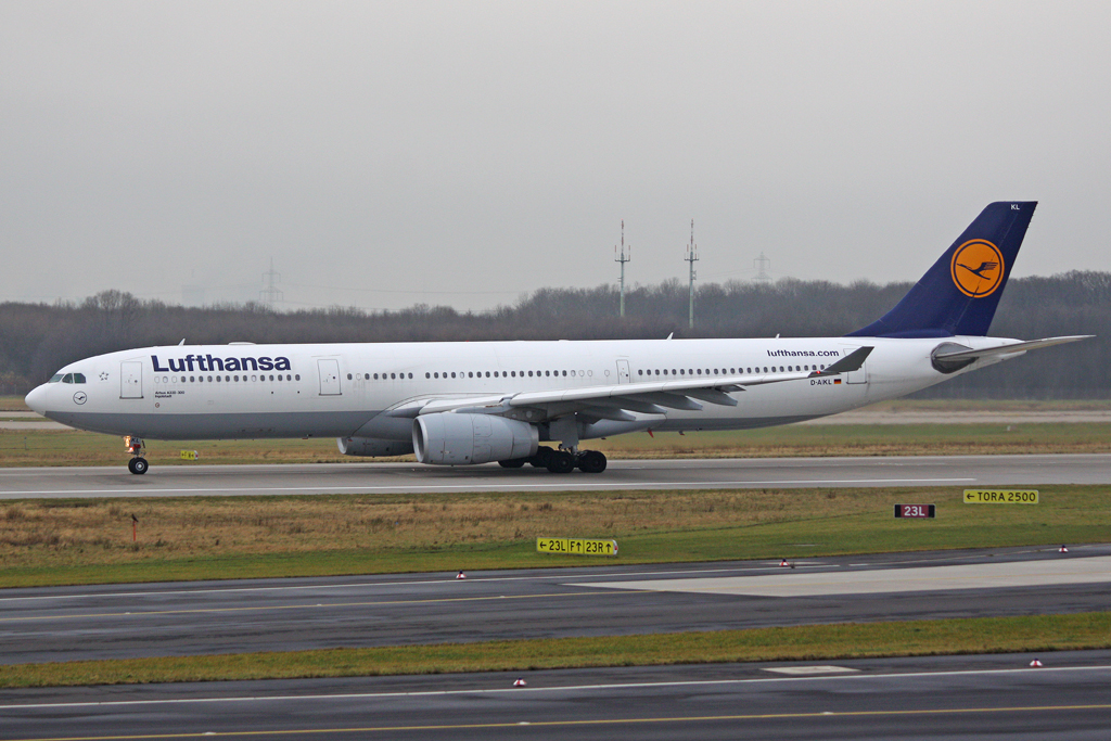Lufthansa Airbus A330-343X D-AIKL in DUS am 19,12,11