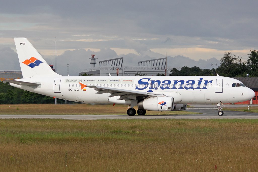 Spanair, A320-200, EC-IVG, in Frankfurt am 07,06,09