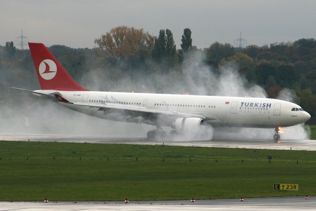 Trkish, A330-200, TC-JND in Dsseldorf am 19,10,07