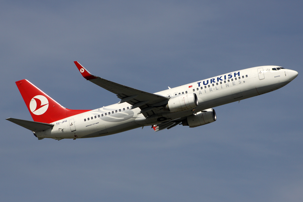 Turkish Boeing 737 nach dem Start in Dsseldorf am 24.04.10
