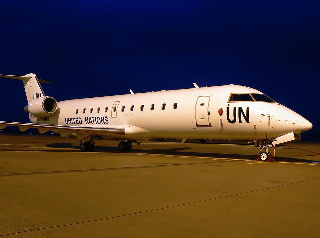 UN United Nations CRJ200LR C-FXLH in CGN im Mai 2010