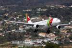 TAP A330-200 hier bei der Landung auf Bahn 05 in Funchal kommend aus Lissabon am 25.07.10