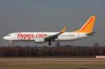 Die B737-800 der Pegasus TC-AAS in Dsseldorf am 08.03.2011.