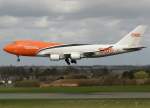 B 747-400/61729/tnt-boeing-747-4ha-erf-oo-tha-im TNT Boeing 747-4HA (ER/F) OO-THA im Anflug auf die RWY 23L in Lttich am 31.03.2010