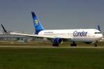 B 767-300/78047/eine-boeing-767-300-der-condor-aufgenommen Eine Boeing 767-300 der Condor aufgenommen in Frankfurt am 25.05.2010. Reg: D-ABUE.