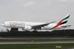 B 777-200/72606/emirates-b772f-landet-auf-der-23l Emirates B772F landet auf der 23L in Dsseldorf am 24.05.10