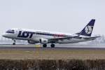 LOT Polish Airlines Embraer ERJ-175 SP-LII in Amsterdam am 14,02,10